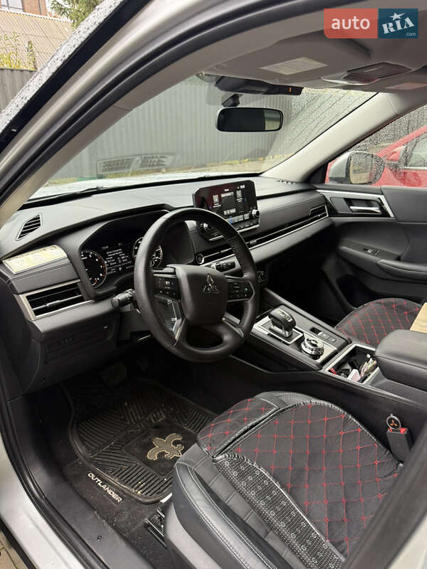 Внедорожник / Кроссовер Mitsubishi Outlander 2022 в Ирпене фото 4 Внедорожник / Кроссовер Mitsubishi Outlander 2022 в Ирпене