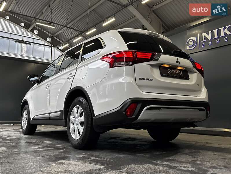 Внедорожник / Кроссовер Mitsubishi Outlander 2021 в Киеве фото 11 Внедорожник / Кроссовер Mitsubishi Outlander 2021 в Киеве