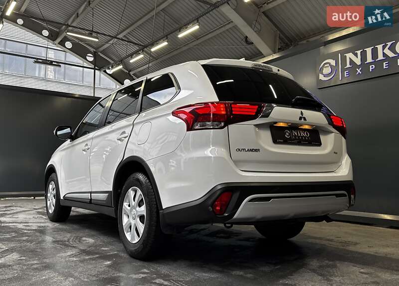 Внедорожник / Кроссовер Mitsubishi Outlander 2021 в Киеве фото 10 Внедорожник / Кроссовер Mitsubishi Outlander 2021 в Киеве