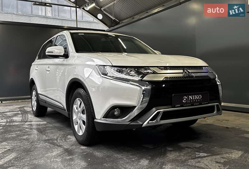 Внедорожник / Кроссовер Mitsubishi Outlander 2021 в Киеве фото 21 Внедорожник / Кроссовер Mitsubishi Outlander 2021 в Киеве