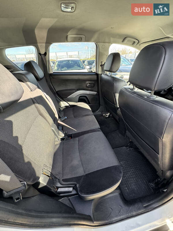 Позашляховик / Кросовер Mitsubishi Outlander 2010 в Івано-Франківську