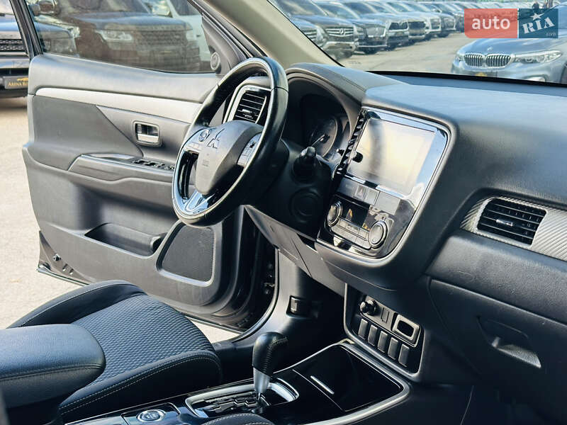 Внедорожник / Кроссовер Mitsubishi Outlander 2018 в Харькове