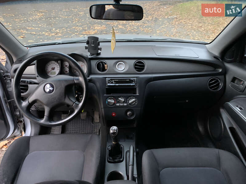 Позашляховик / Кросовер Mitsubishi Outlander 2004 в Ківерцях