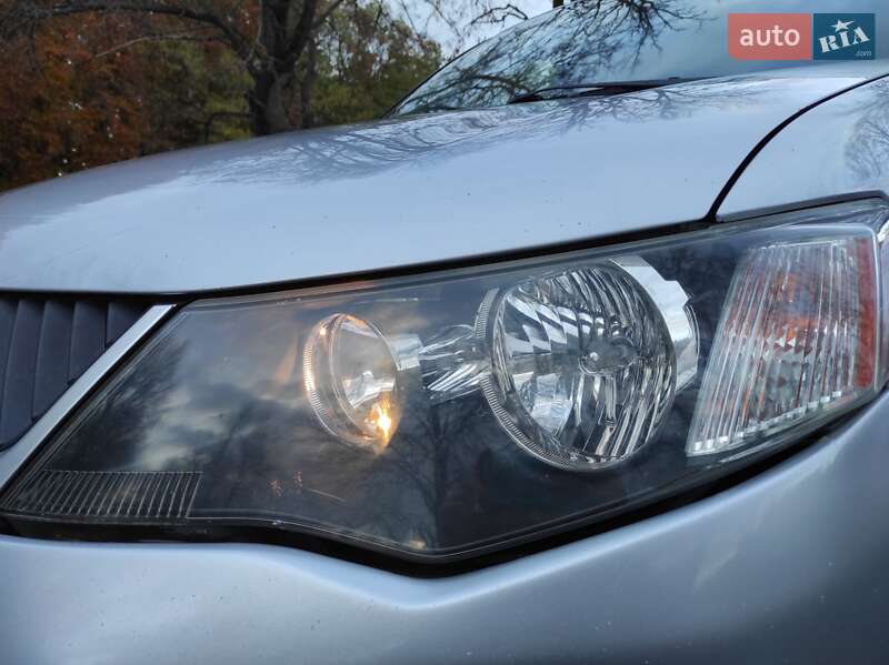 Внедорожник / Кроссовер Mitsubishi Outlander 2007 в Хмельницком
