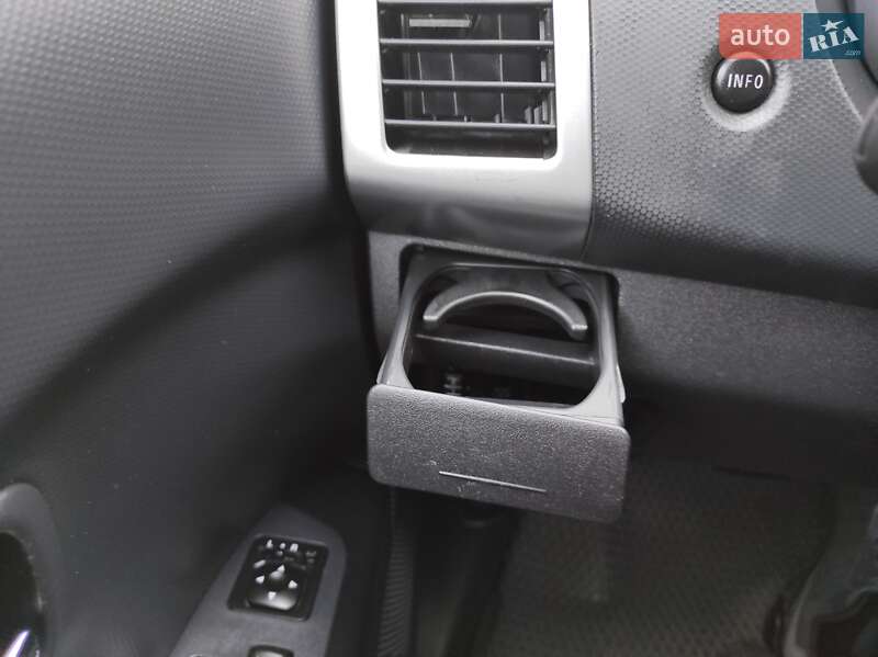 Внедорожник / Кроссовер Mitsubishi Outlander 2007 в Хмельницком