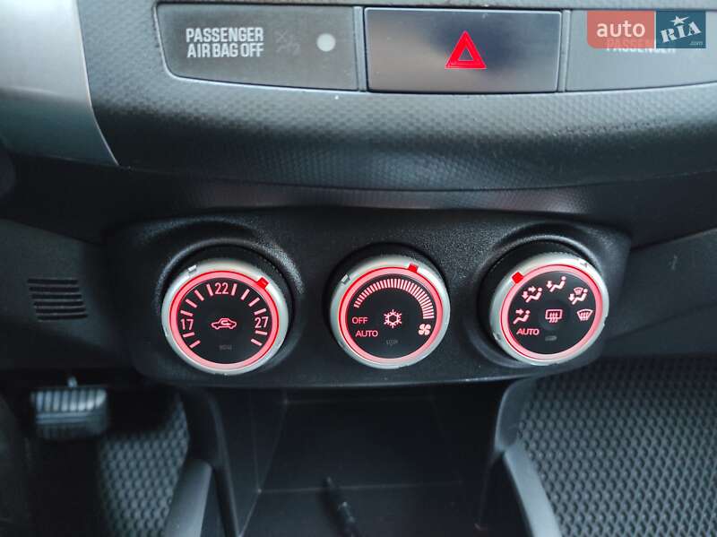 Внедорожник / Кроссовер Mitsubishi Outlander 2007 в Хмельницком