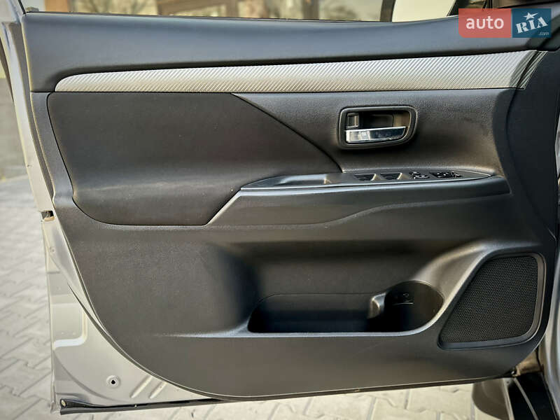 Внедорожник / Кроссовер Mitsubishi Outlander 2012 в Боярке фото 12 Внедорожник / Кроссовер Mitsubishi Outlander 2012 в Боярке