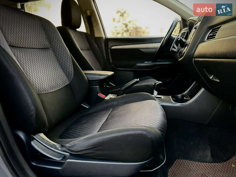 Внедорожник / Кроссовер Mitsubishi Outlander 2012 в Боярке фото 19 Внедорожник / Кроссовер Mitsubishi Outlander 2012 в Боярке