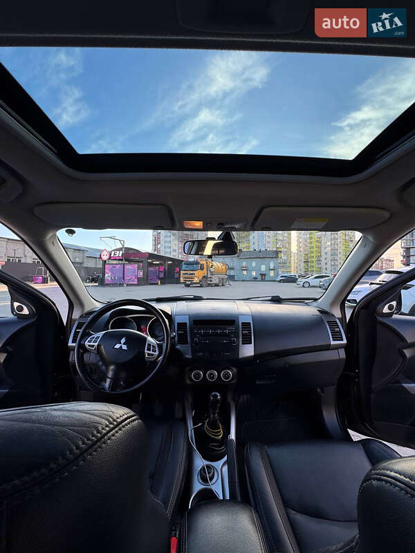 Внедорожник / Кроссовер Mitsubishi Outlander 2008 в Львове