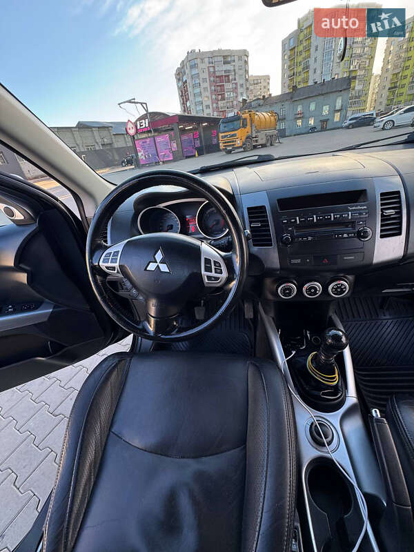 Внедорожник / Кроссовер Mitsubishi Outlander 2008 в Львове