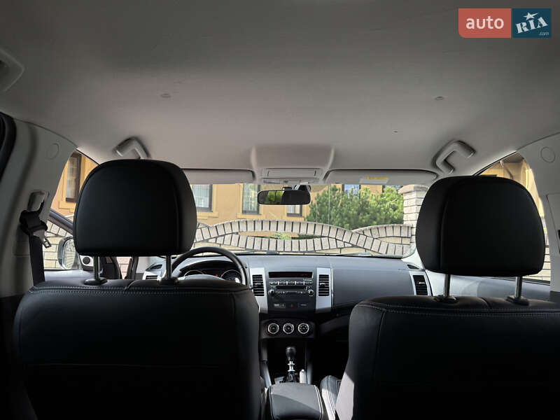 Внедорожник / Кроссовер Mitsubishi Outlander 2012 в Дрогобыче