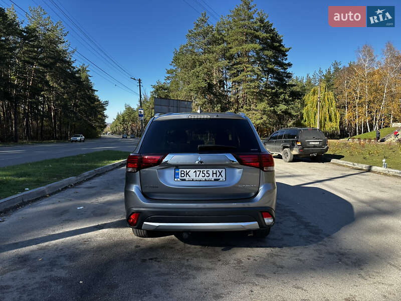 Внедорожник / Кроссовер Mitsubishi Outlander 2017 в Кропивницком фото 6 Внедорожник / Кроссовер Mitsubishi Outlander 2017 в Кропивницком