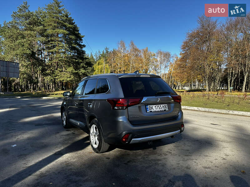 Внедорожник / Кроссовер Mitsubishi Outlander 2017 в Кропивницком фото 7 Внедорожник / Кроссовер Mitsubishi Outlander 2017 в Кропивницком