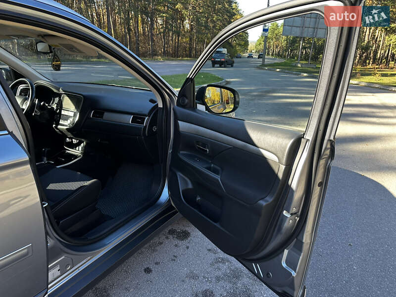 Внедорожник / Кроссовер Mitsubishi Outlander 2017 в Кропивницком фото 13 Внедорожник / Кроссовер Mitsubishi Outlander 2017 в Кропивницком