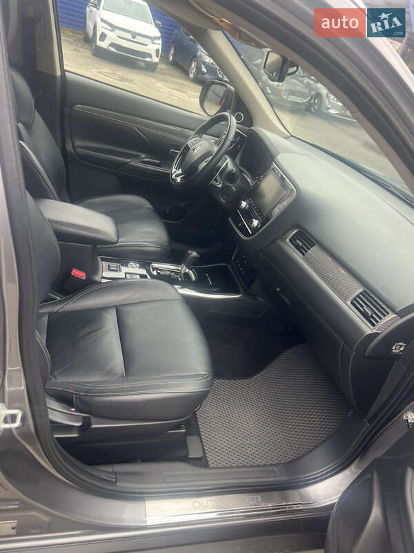 Позашляховик / Кросовер Mitsubishi Outlander 2021 в Києві фото 13 Позашляховик / Кросовер Mitsubishi Outlander 2021 в Києві