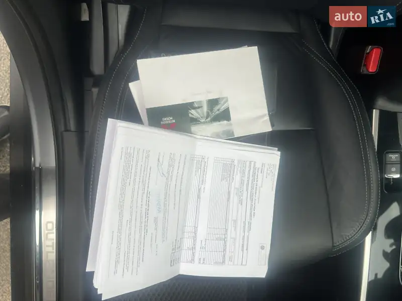 Позашляховик / Кросовер Mitsubishi Outlander 2021 в Києві документ 2 фото Позашляховик / Кросовер Mitsubishi Outlander 2021 в Києві документ