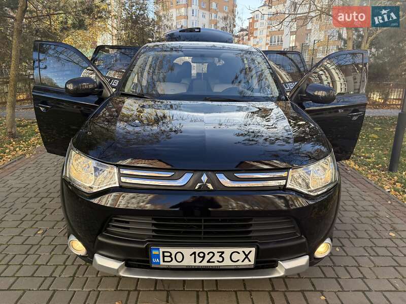 Внедорожник / Кроссовер Mitsubishi Outlander 2014 в Ивано-Франковске