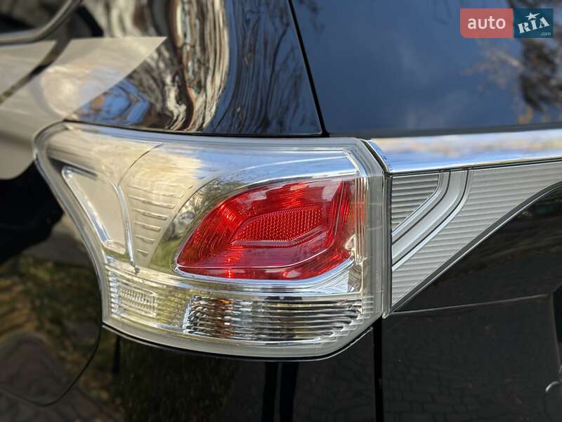 Внедорожник / Кроссовер Mitsubishi Outlander 2014 в Ивано-Франковске