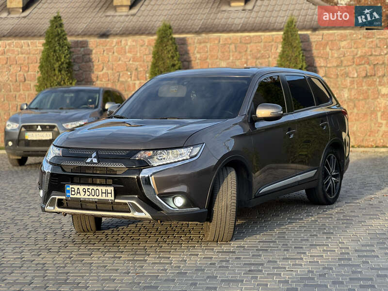 Внедорожник / Кроссовер Mitsubishi Outlander 2020 в Кропивницком фото 5 Внедорожник / Кроссовер Mitsubishi Outlander 2020 в Кропивницком