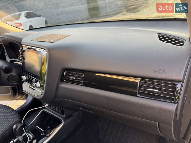 Внедорожник / Кроссовер Mitsubishi Outlander 2020 в Кропивницком фото 24 Внедорожник / Кроссовер Mitsubishi Outlander 2020 в Кропивницком