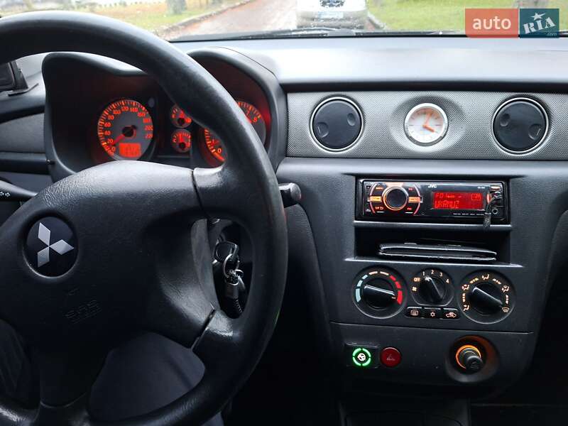 Внедорожник / Кроссовер Mitsubishi Outlander 2008 в Конотопе фото 12 Внедорожник / Кроссовер Mitsubishi Outlander 2008 в Конотопе