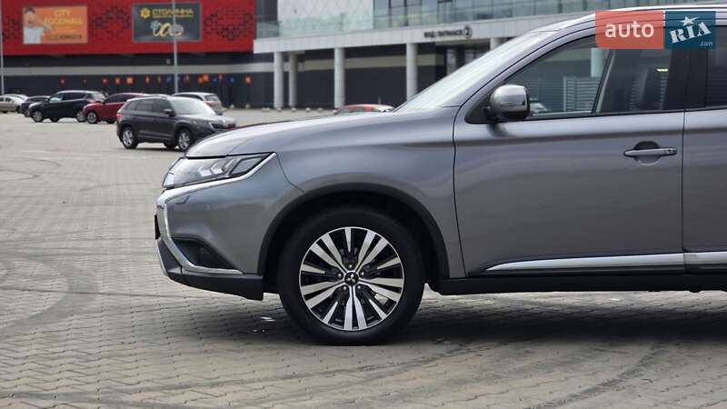 Позашляховик / Кросовер Mitsubishi Outlander 2019 в Києві фото 8 Позашляховик / Кросовер Mitsubishi Outlander 2019 в Києві