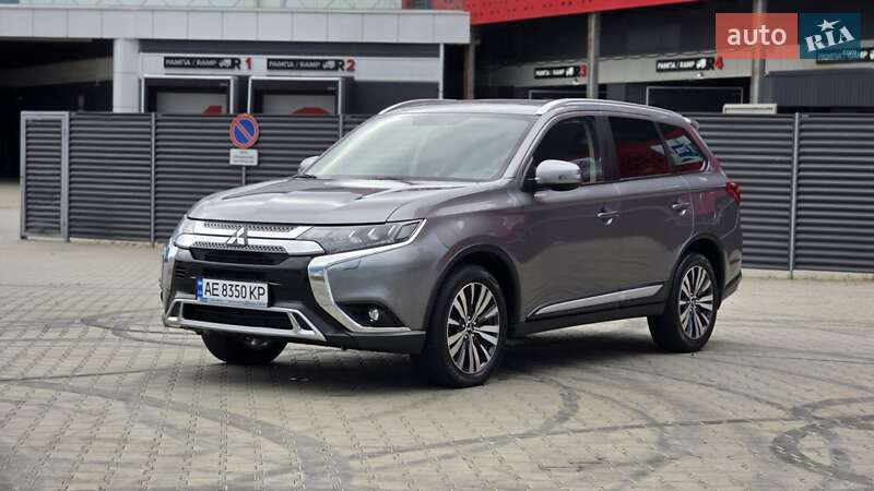 Позашляховик / Кросовер Mitsubishi Outlander 2019 в Києві фото 6 Позашляховик / Кросовер Mitsubishi Outlander 2019 в Києві