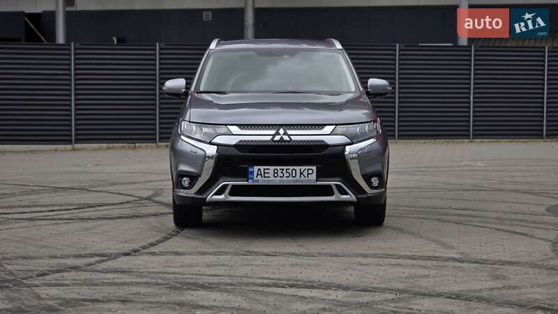 Позашляховик / Кросовер Mitsubishi Outlander 2019 в Києві фото 2 Позашляховик / Кросовер Mitsubishi Outlander 2019 в Києві