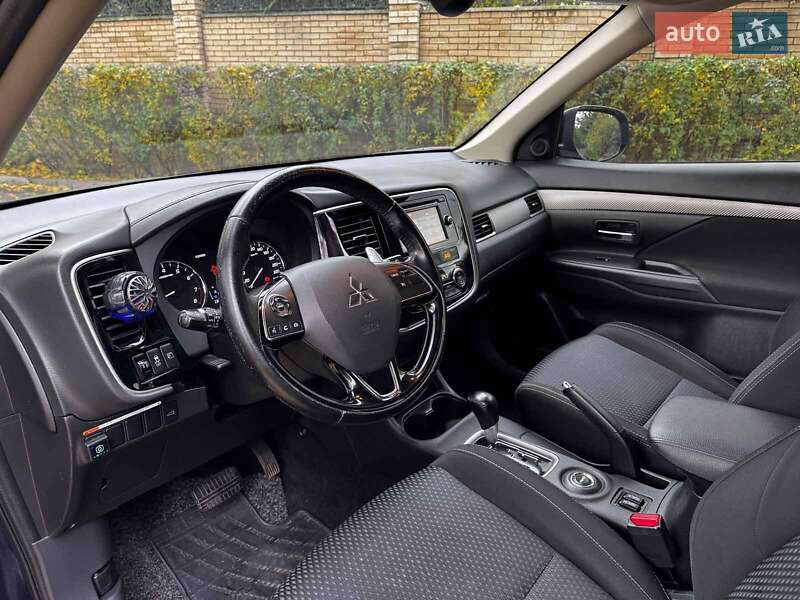 Внедорожник / Кроссовер Mitsubishi Outlander 2016 в Киеве фото 12 Внедорожник / Кроссовер Mitsubishi Outlander 2016 в Киеве