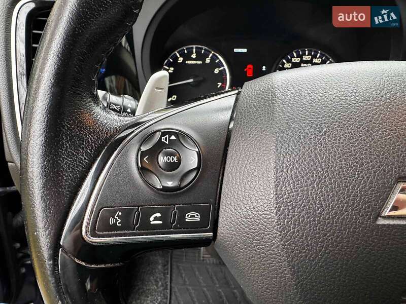 Внедорожник / Кроссовер Mitsubishi Outlander 2016 в Киеве фото 15 Внедорожник / Кроссовер Mitsubishi Outlander 2016 в Киеве