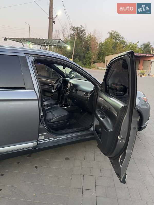 Позашляховик / Кросовер Mitsubishi Outlander 2019 в Кривому Розі фото 4 Позашляховик / Кросовер Mitsubishi Outlander 2019 в Кривому Розі