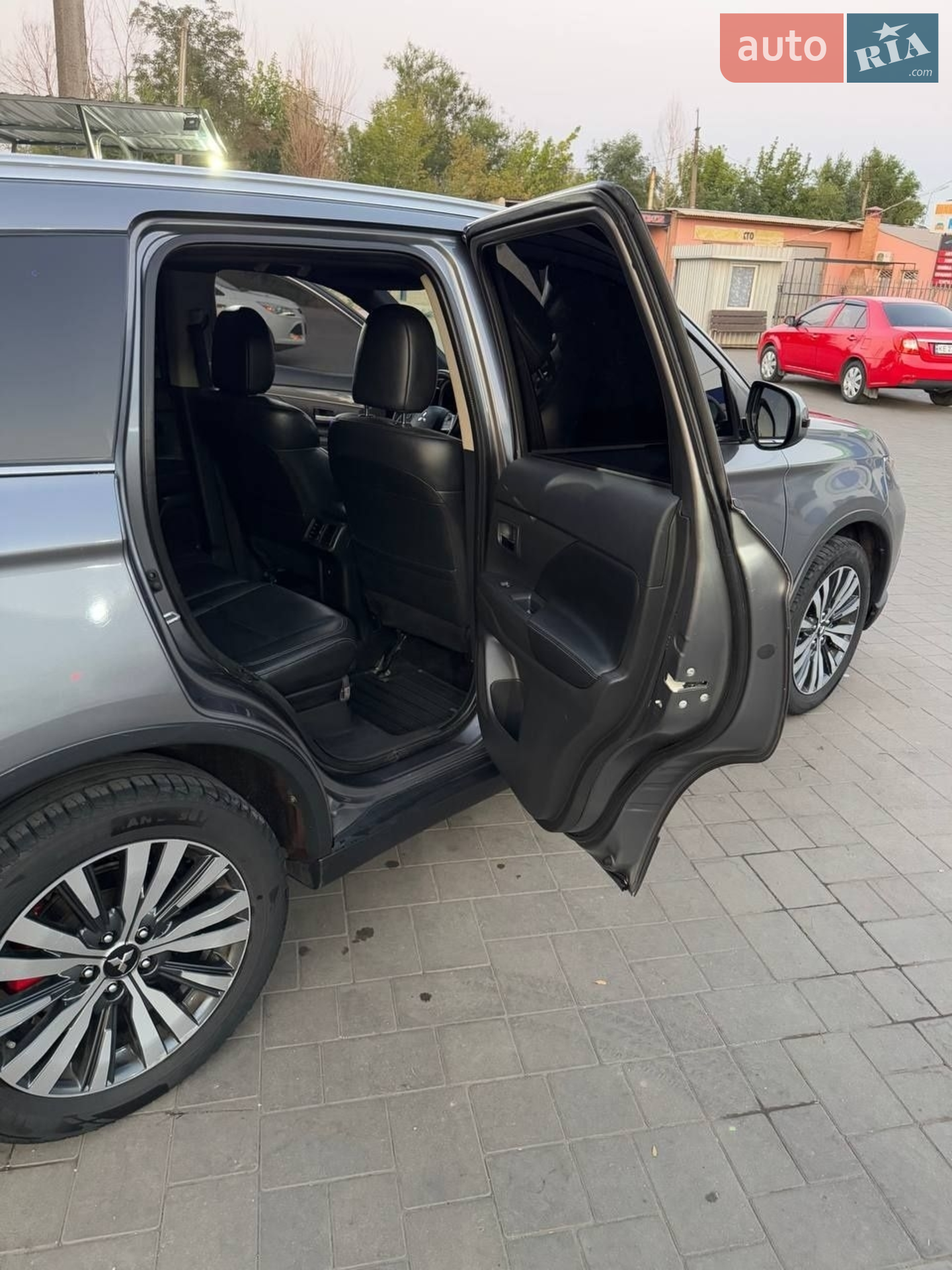 2019 Mitsubishi Outlander - мініатюра 10