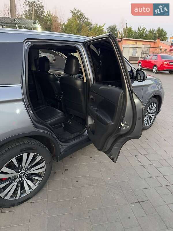 Позашляховик / Кросовер Mitsubishi Outlander 2019 в Кривому Розі фото 10 Позашляховик / Кросовер Mitsubishi Outlander 2019 в Кривому Розі