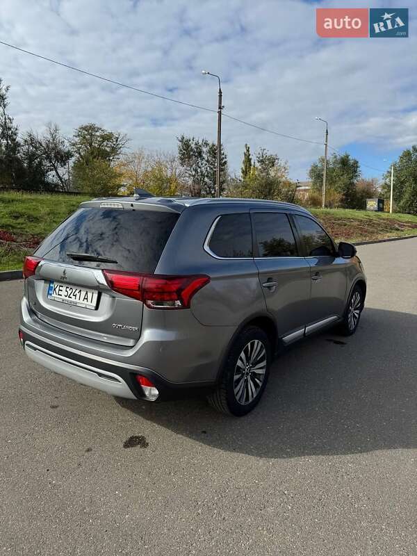 Позашляховик / Кросовер Mitsubishi Outlander 2019 в Кривому Розі фото 15 Позашляховик / Кросовер Mitsubishi Outlander 2019 в Кривому Розі