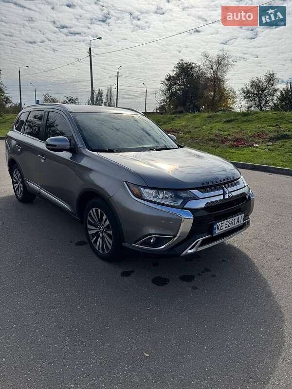 Позашляховик / Кросовер Mitsubishi Outlander 2019 в Кривому Розі фото 16 Позашляховик / Кросовер Mitsubishi Outlander 2019 в Кривому Розі