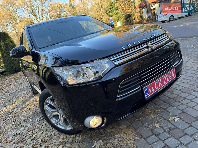 Внедорожник / Кроссовер Mitsubishi Outlander 2014 в Дрогобыче