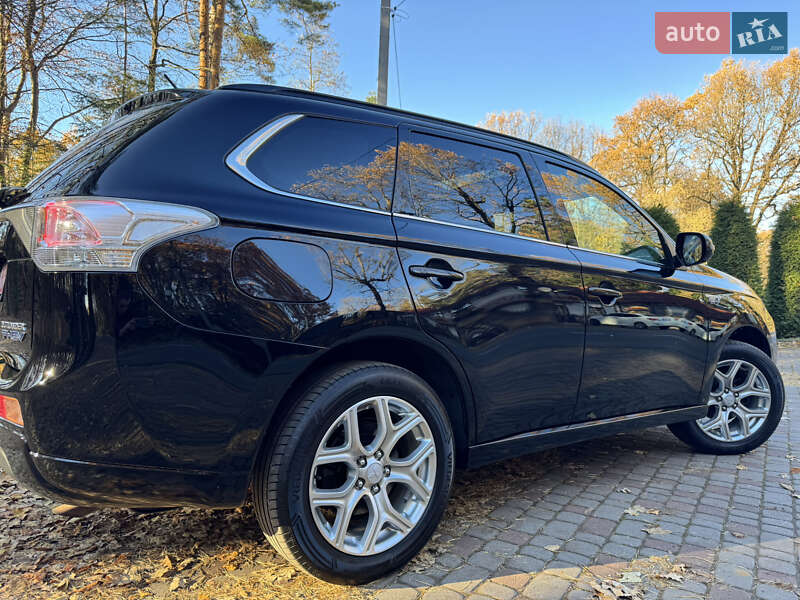 Внедорожник / Кроссовер Mitsubishi Outlander 2014 в Дрогобыче