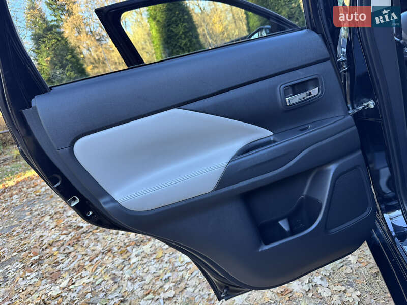 Внедорожник / Кроссовер Mitsubishi Outlander 2014 в Дрогобыче