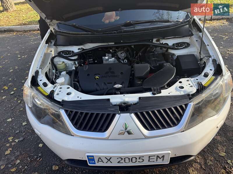 Внедорожник / Кроссовер Mitsubishi Outlander 2008 в Харькове фото 6 Внедорожник / Кроссовер Mitsubishi Outlander 2008 в Харькове