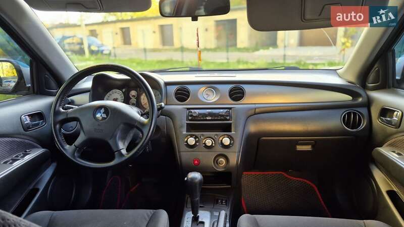 Позашляховик / Кросовер Mitsubishi Outlander 2005 в Миколаєві