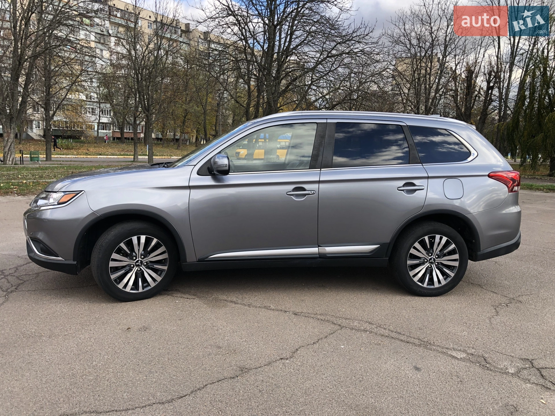 2019 Mitsubishi Outlander - мініатюра 8
