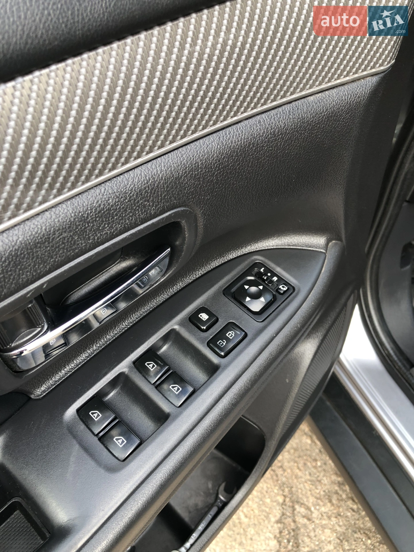 2019 Mitsubishi Outlander - мініатюра 10