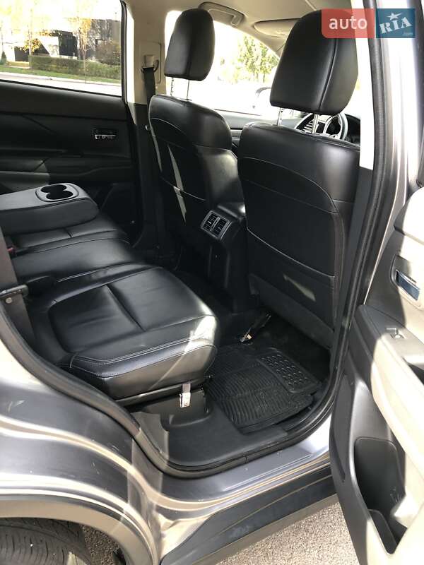 Внедорожник / Кроссовер Mitsubishi Outlander 2019 в Броварах фото 12 Внедорожник / Кроссовер Mitsubishi Outlander 2019 в Броварах