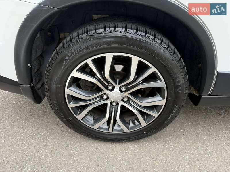 Внедорожник / Кроссовер Mitsubishi Outlander 2015 в Киеве