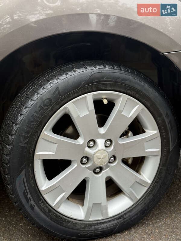 Позашляховик / Кросовер Mitsubishi Outlander 2009 в Чернівцях фото 16 Позашляховик / Кросовер Mitsubishi Outlander 2009 в Чернівцях
