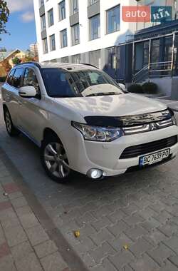 Внедорожник / Кроссовер Mitsubishi Outlander 2013 в Трускавце