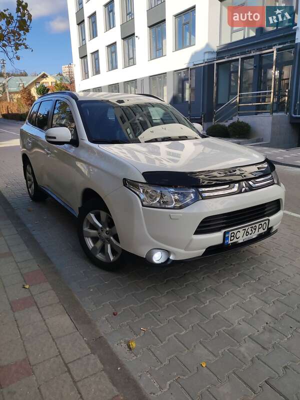Внедорожник / Кроссовер Mitsubishi Outlander 2013 в Трускавце