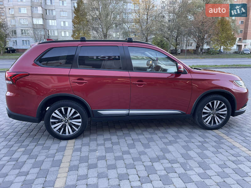 Внедорожник / Кроссовер Mitsubishi Outlander 2019 в Хмельницком фото 8 Внедорожник / Кроссовер Mitsubishi Outlander 2019 в Хмельницком