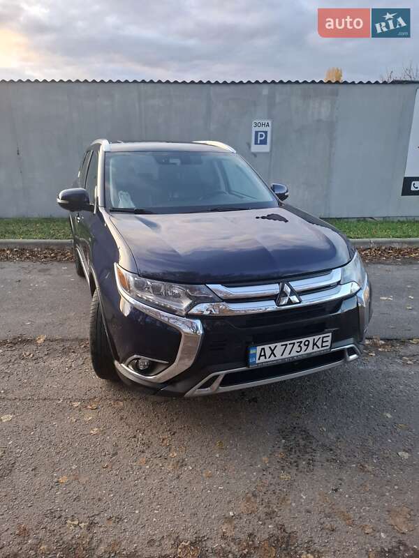 Внедорожник / Кроссовер Mitsubishi Outlander 2017 в Харькове