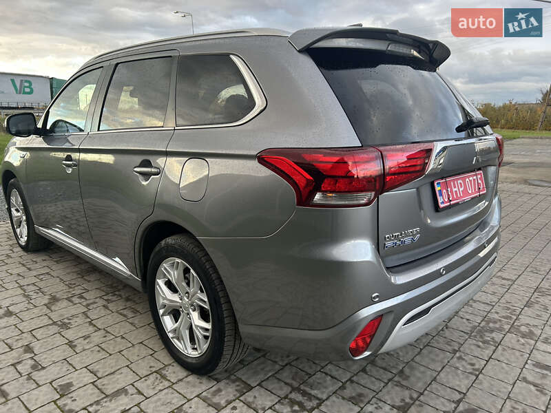 Внедорожник / Кроссовер Mitsubishi Outlander 2020 в Буске